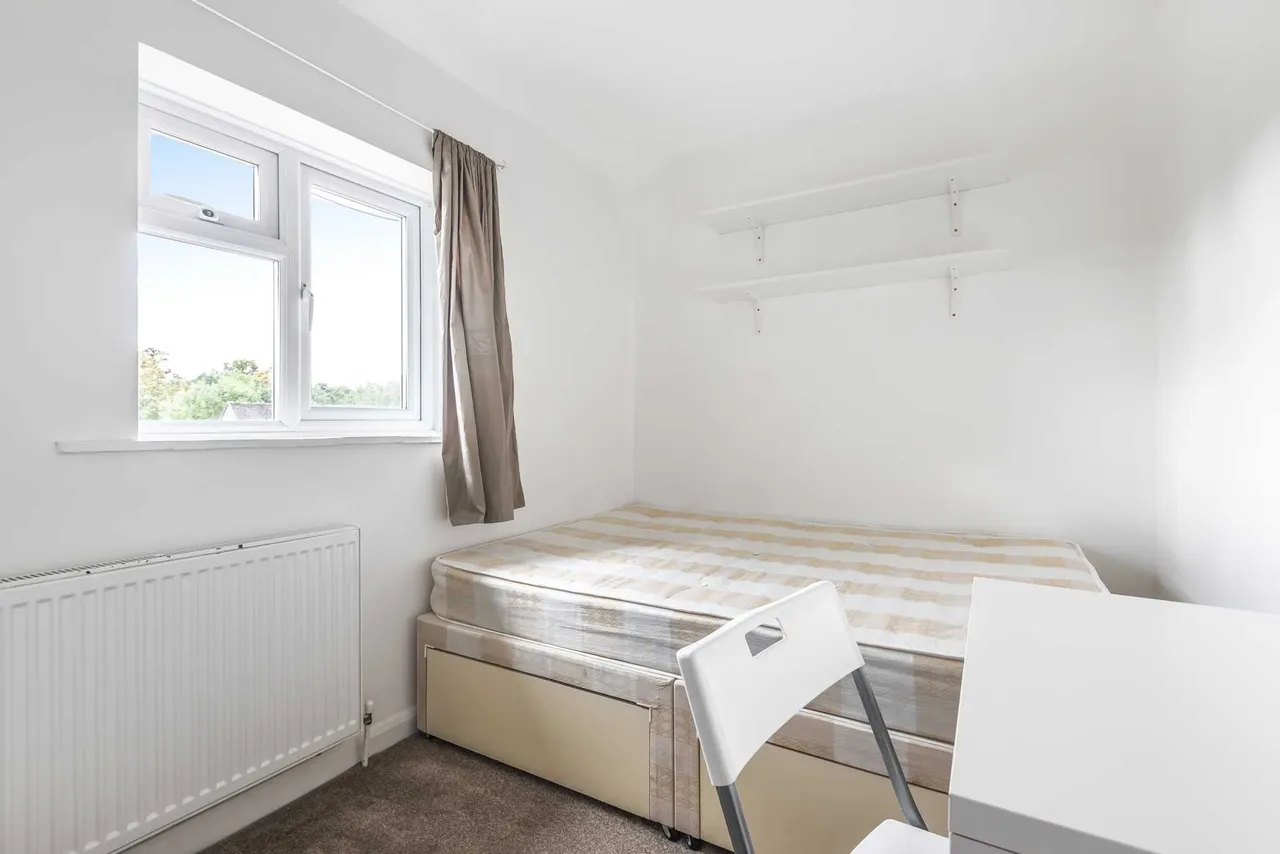 Southway, Guildford, GU2 8DJ, photo 4