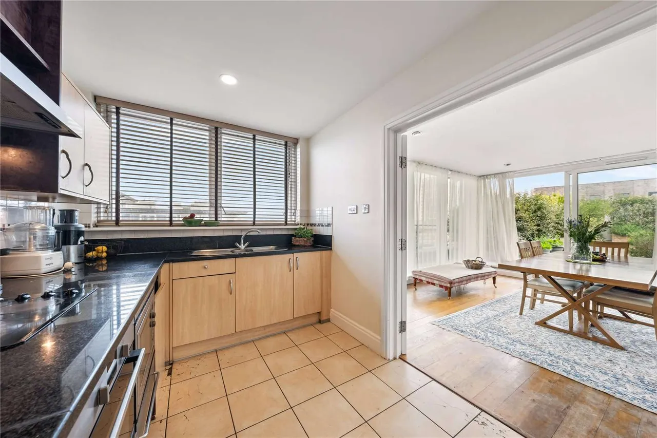 Smugglers Way, London, SW18 1EB, photo 6
