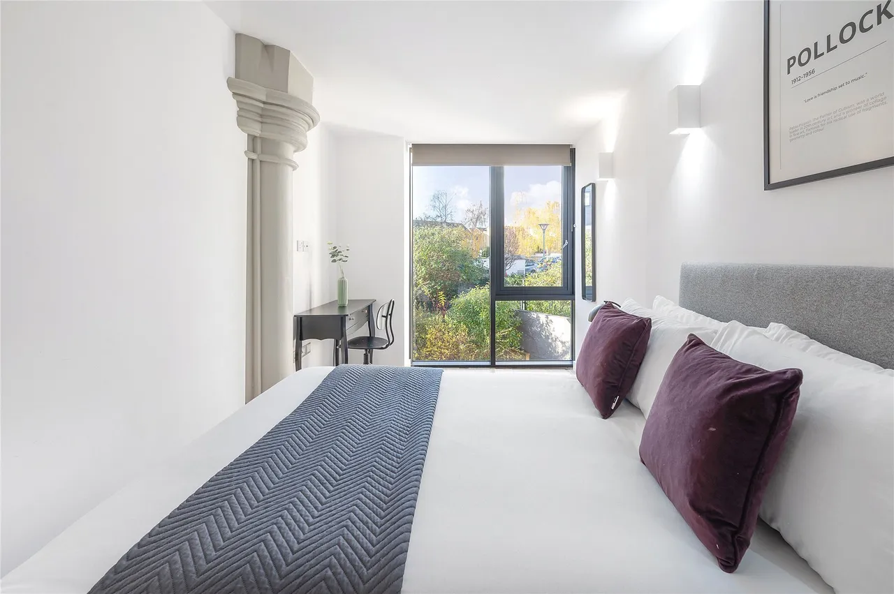 St. Georges Apartments, Brentford, TW8, photo 10