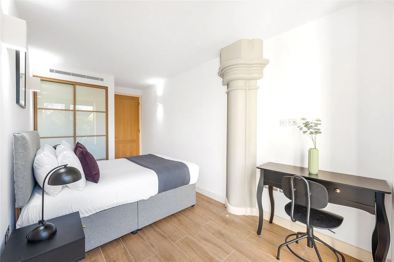 St. Georges Apartments, Brentford, TW8, photo 11