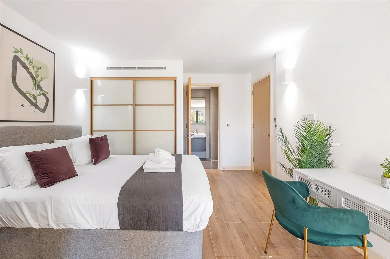 St. Georges Apartments, Brentford, TW8, photo 7