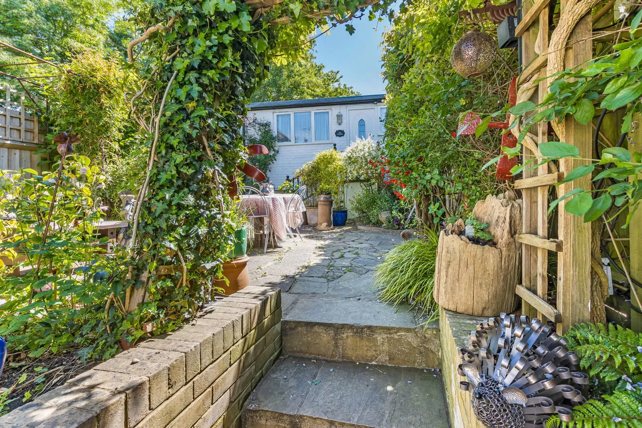 Nether Street, N3, photo 2