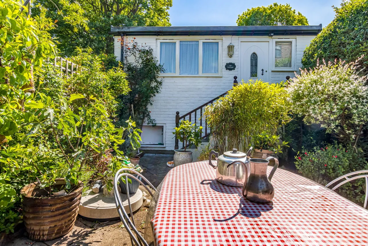 Nether Street, N3, photo 18