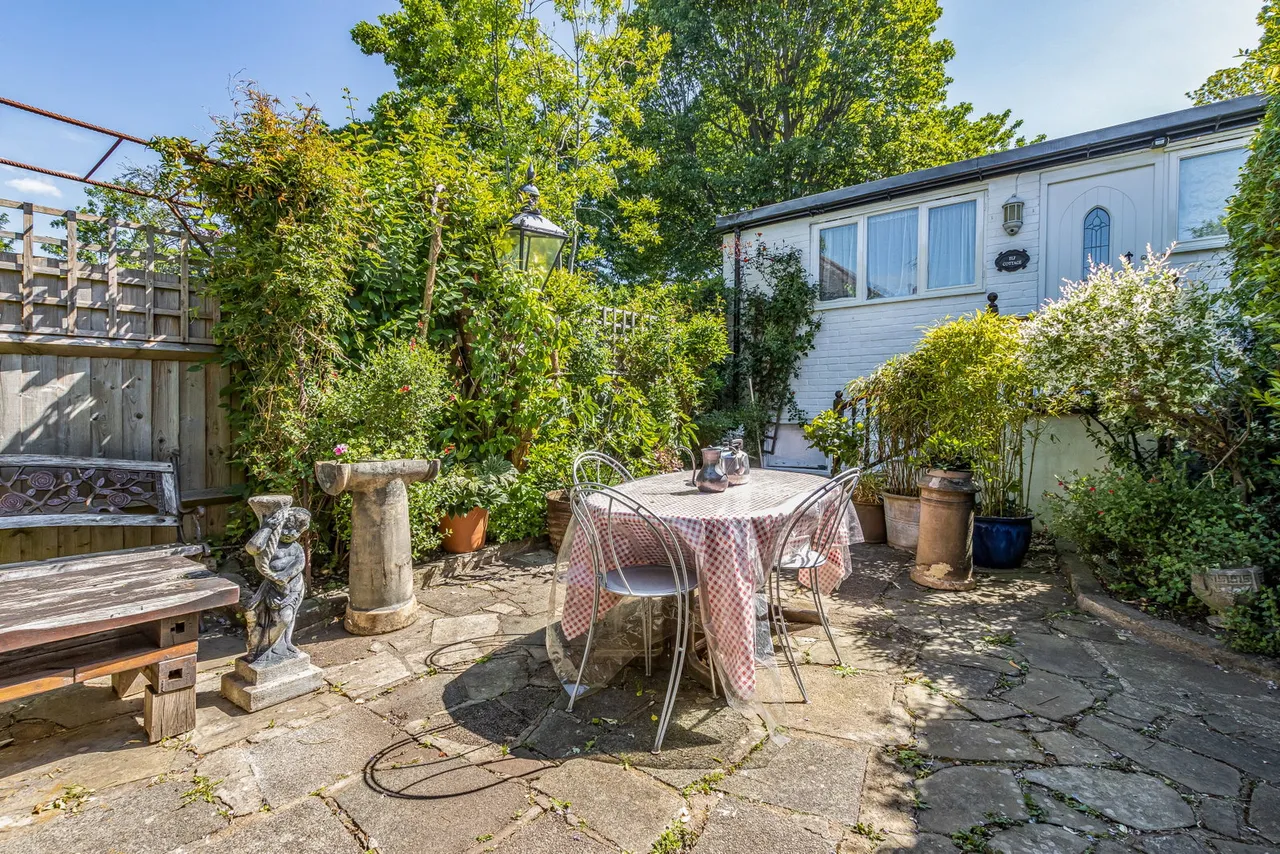 Nether Street, N3, photo 20