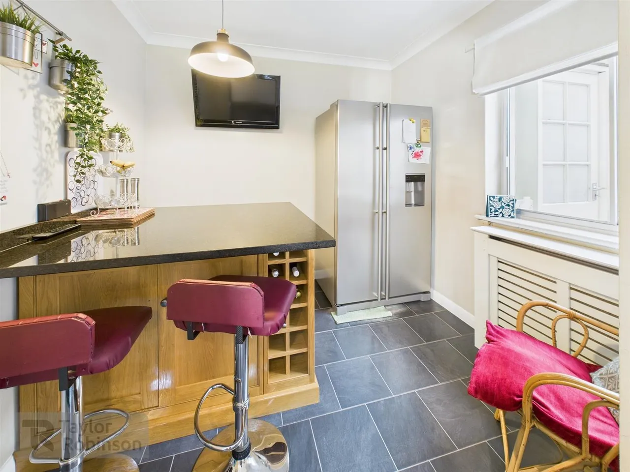Goffs Close, Southgate, RH11, photo 11