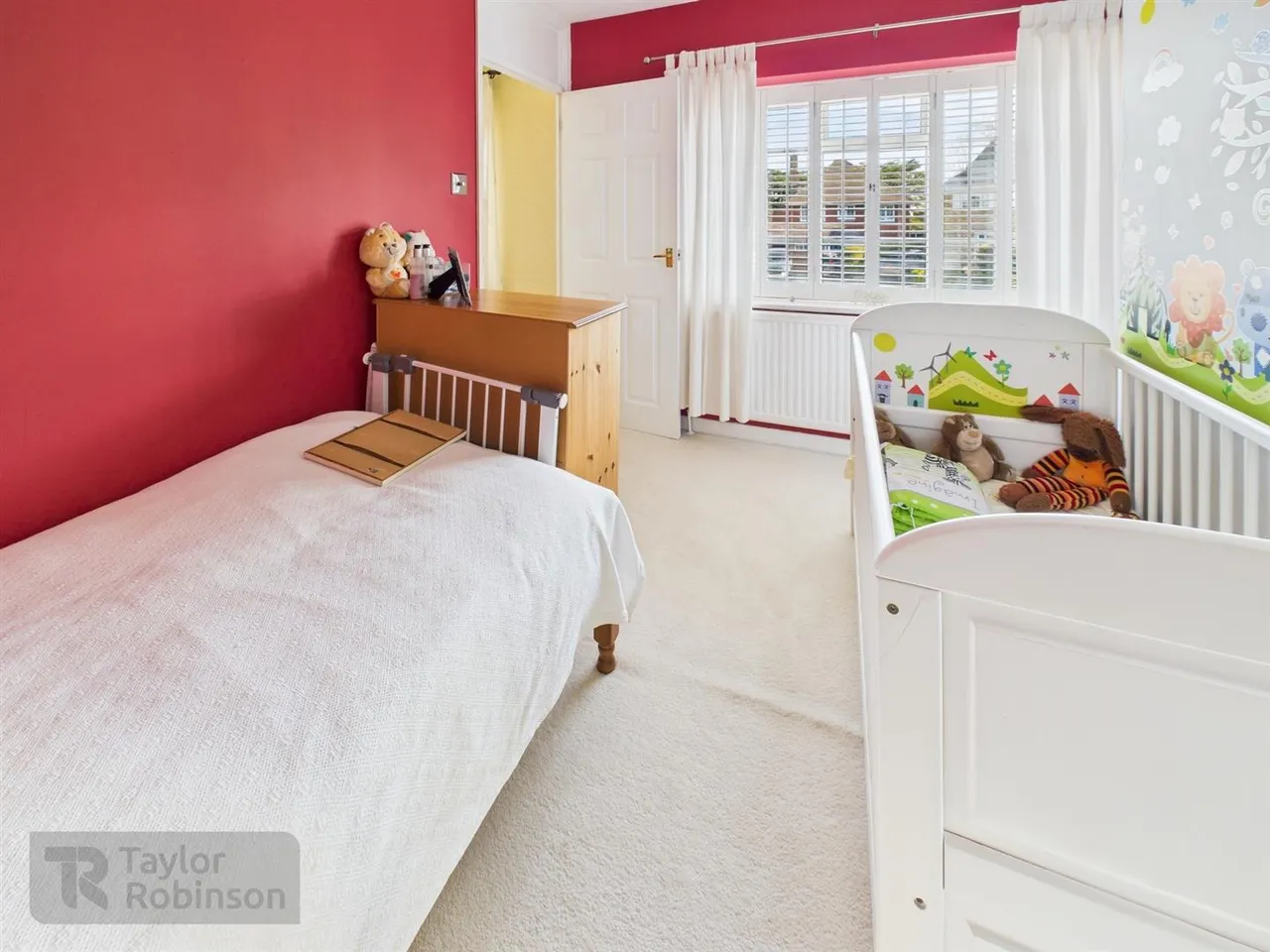 Goffs Close, Southgate, RH11, photo 17