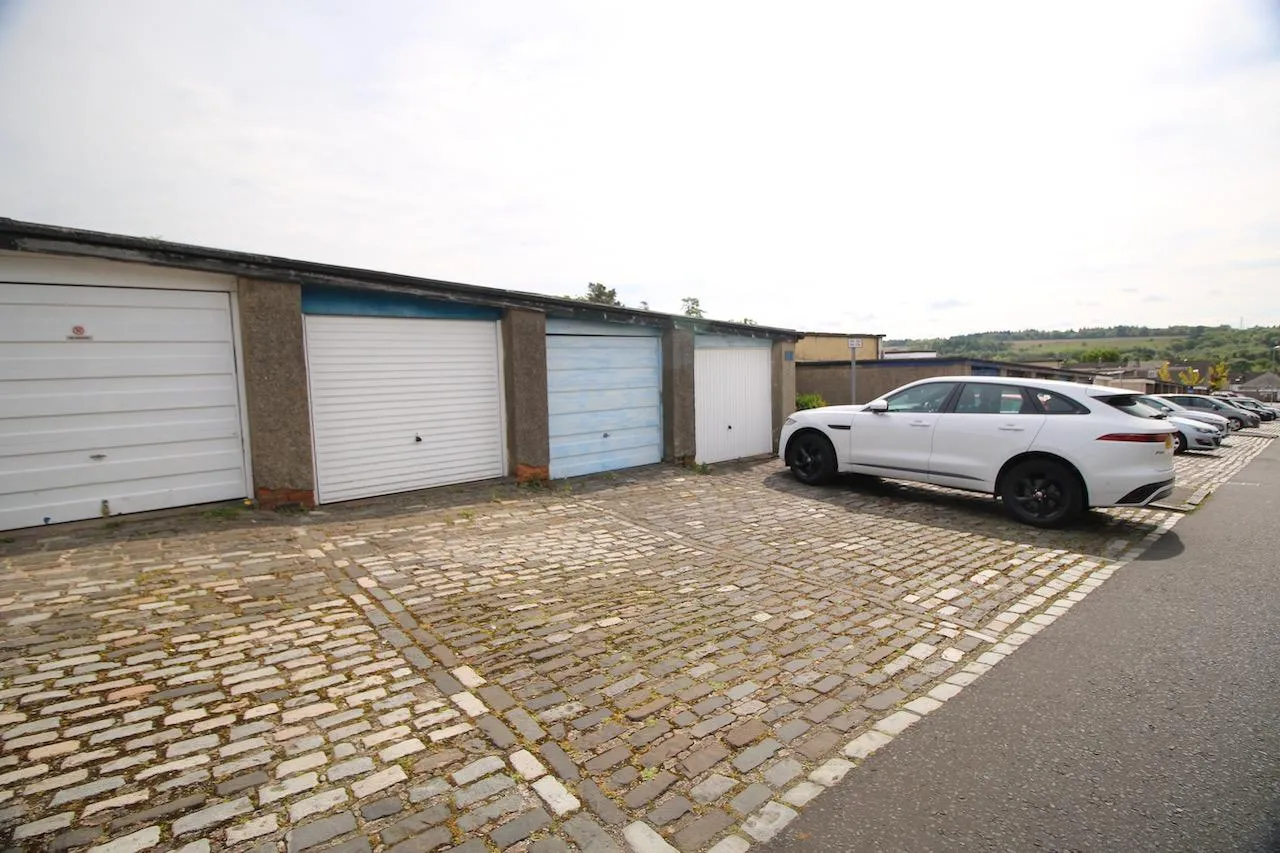 Cumbernauld, G67 2ES, photo 17