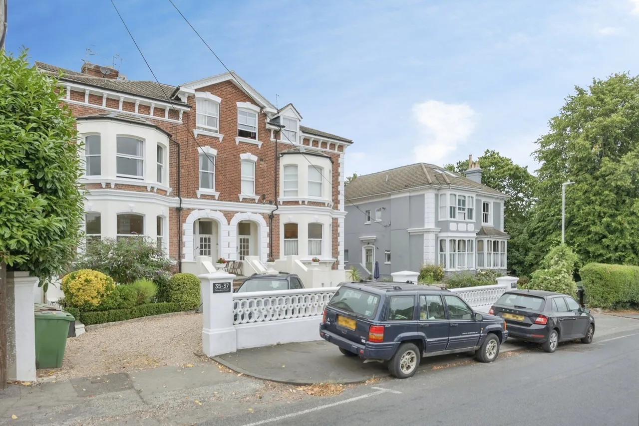 1 bed flat for sale, Woodbury Park Road, Tunbridge Wells, TN4