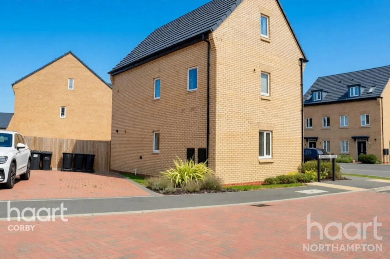 Tansy Road, NN17, photo 16