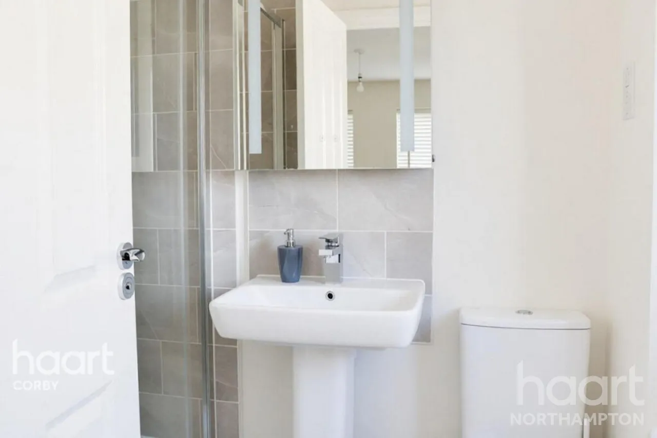 Tansy Road, NN17, photo 11