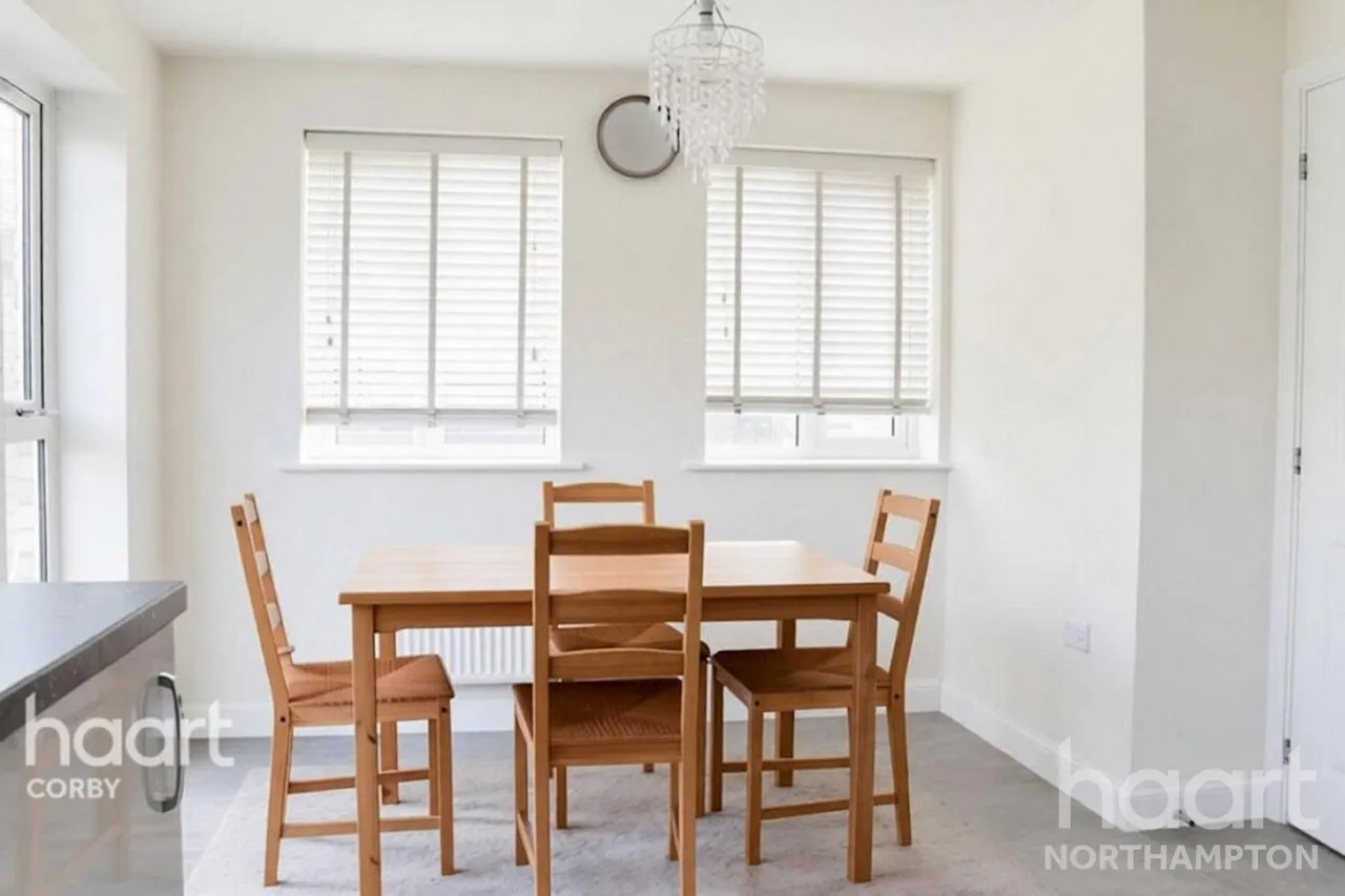 Tansy Road, NN17, photo 4