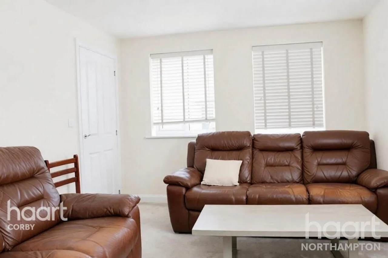 Tansy Road, NN17, photo 2