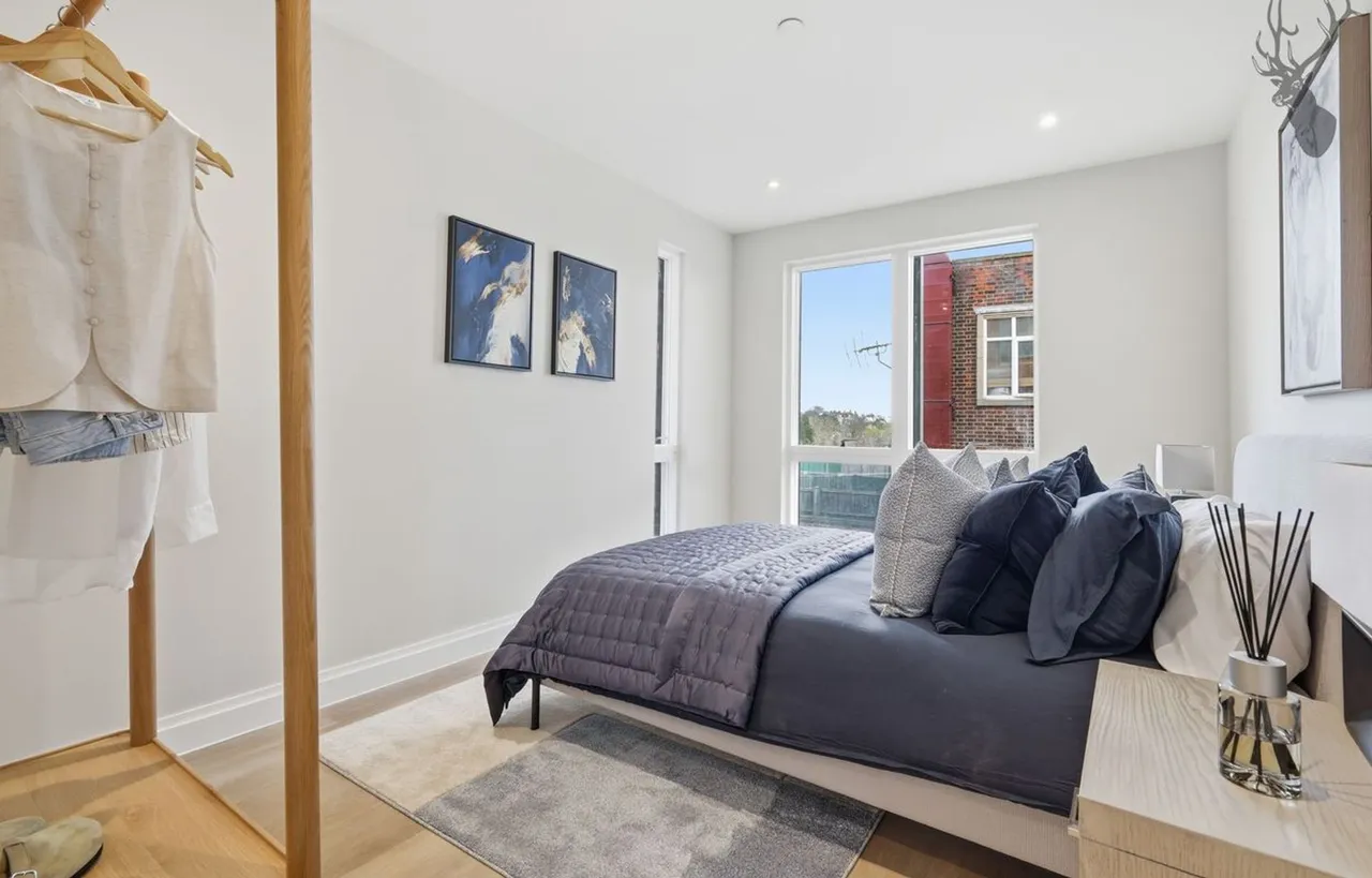 High Road, Chigwell, IG7, photo 14
