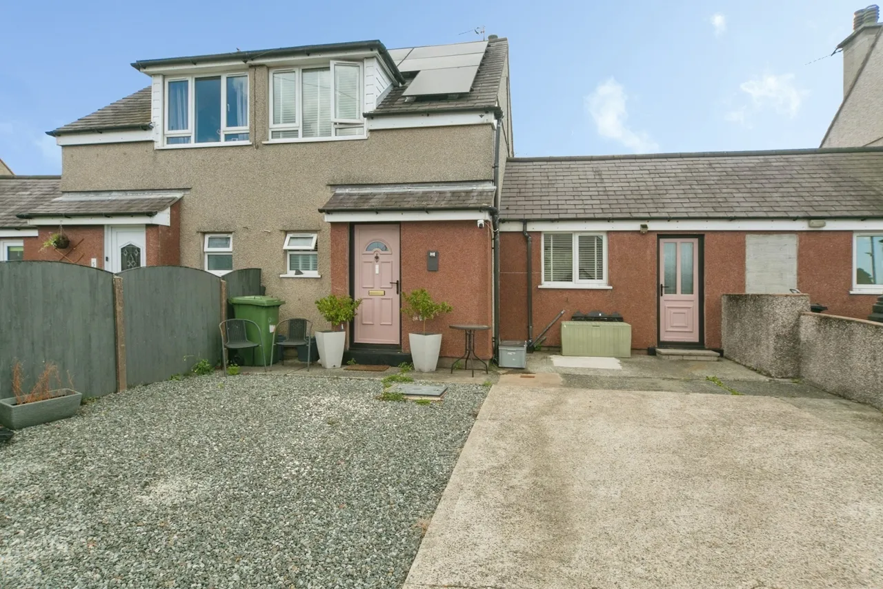 2 bed house for sale, Maes Merddyn, Gaerwen, LL60