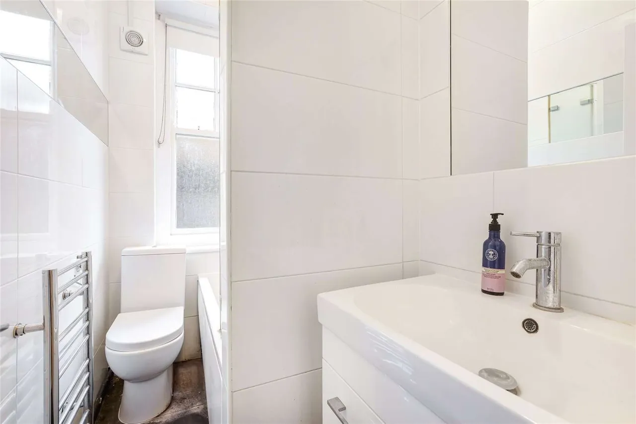 Sutton Lane North, London, W4, photo 6