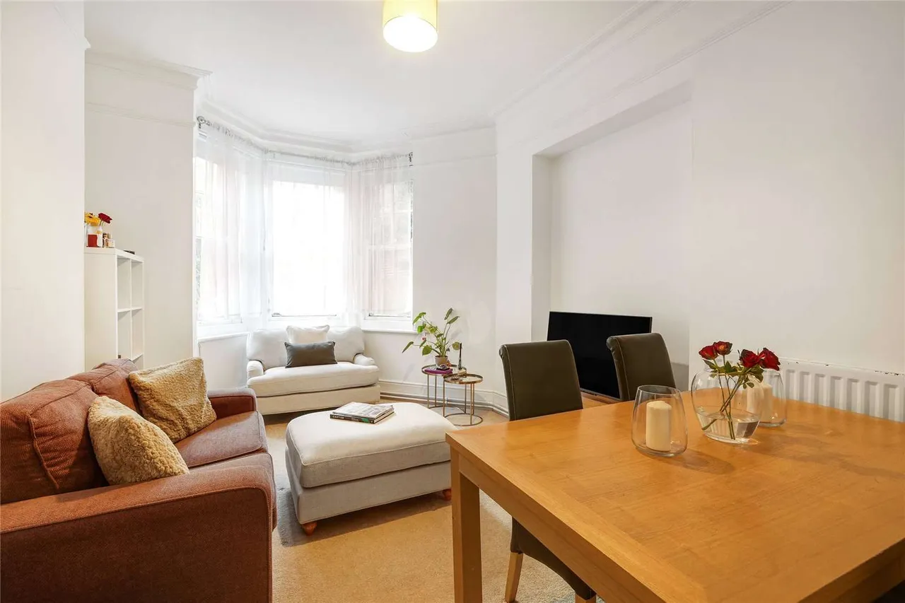 Sutton Lane North, London, W4, photo 2