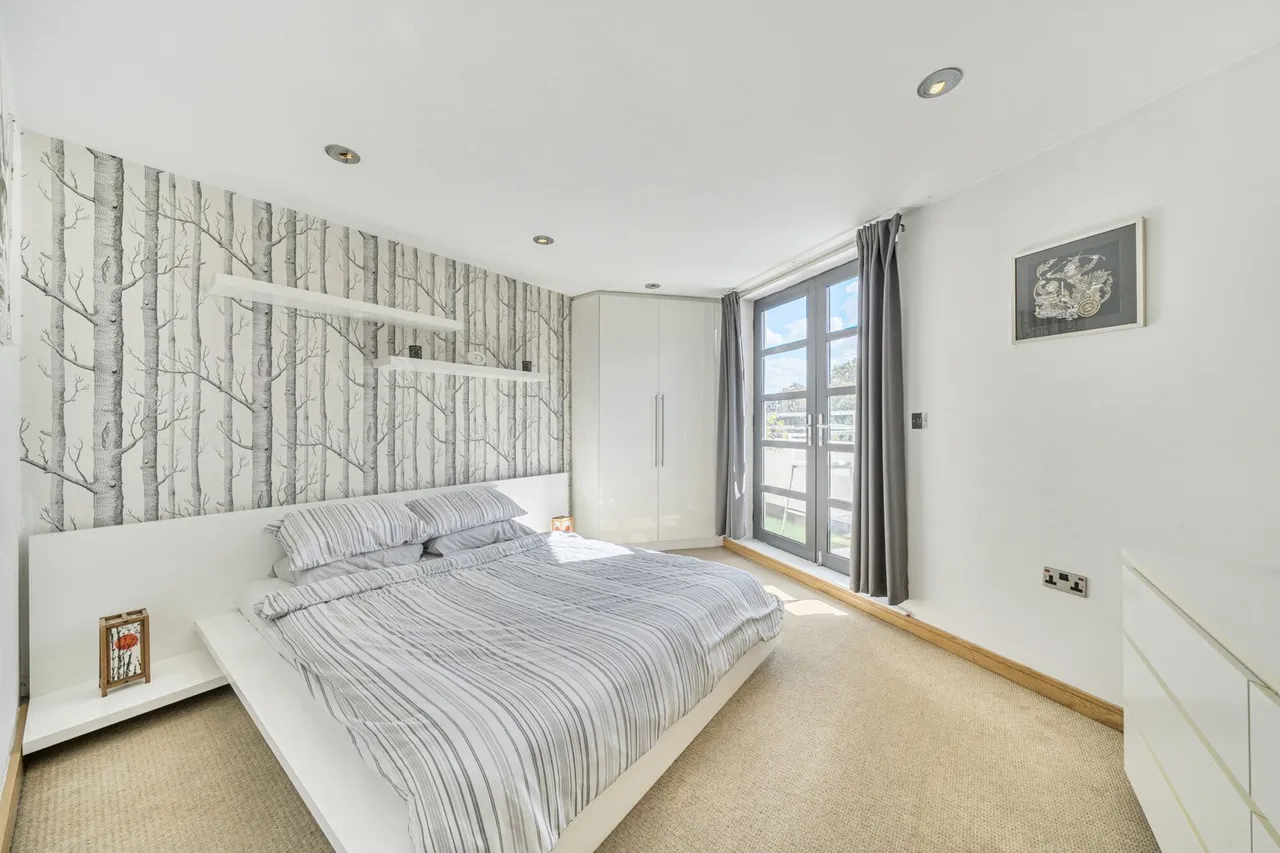 Station Crescent, SE3, photo 17