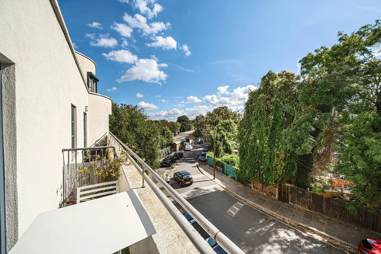 Station Crescent, SE3, photo 19