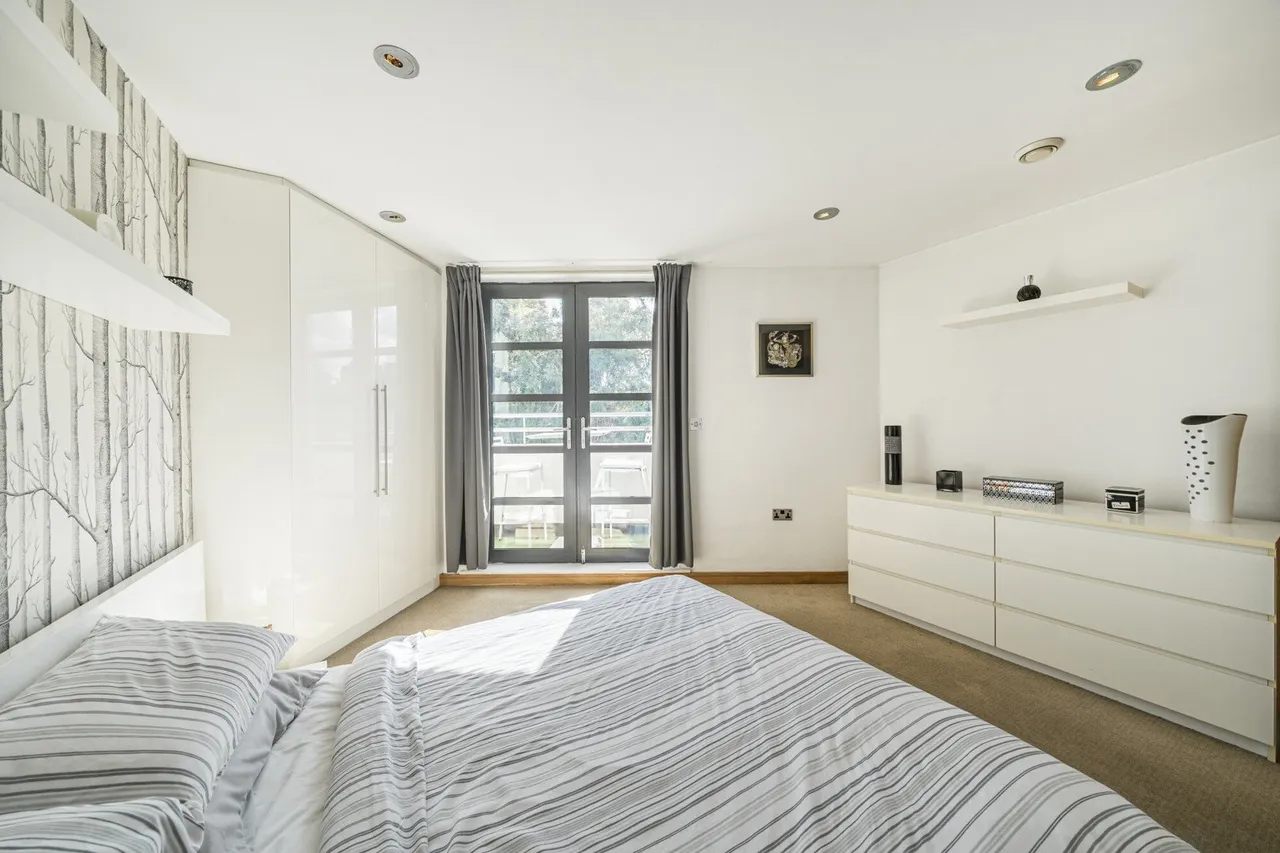 Station Crescent, SE3, photo 15