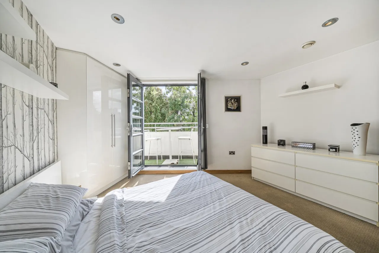 Station Crescent, SE3, photo 2