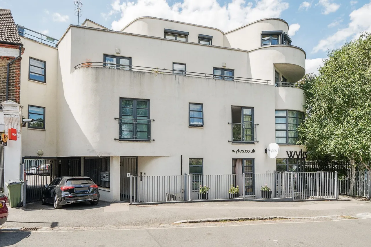 Station Crescent, SE3, photo 9