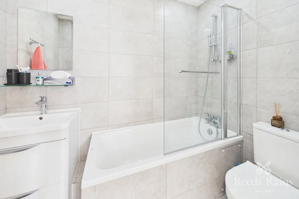 Lloyd Wright Avenue, Manchester, M11, photo 22