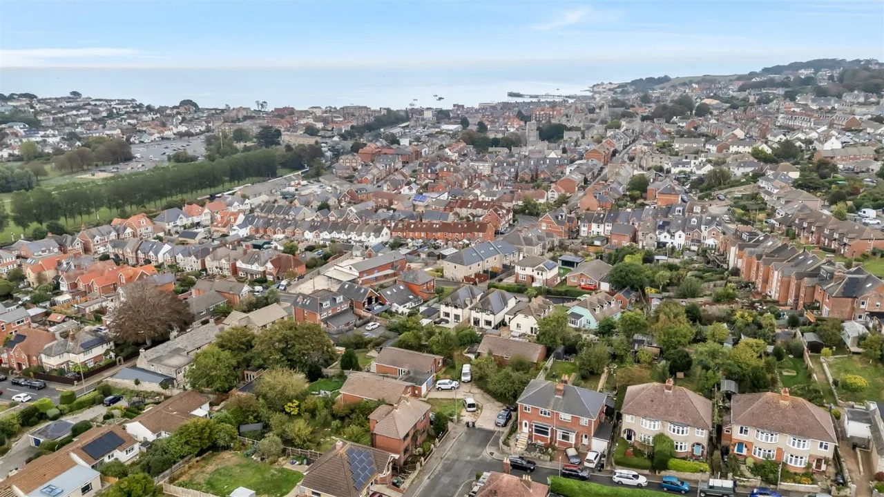 South Road, Swanage, BH19, photo 25