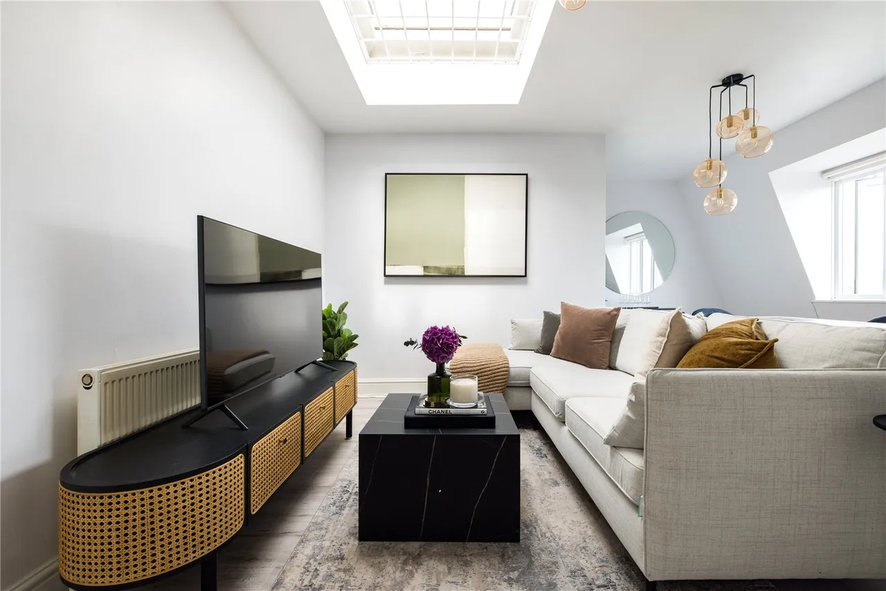 3 bed flat for sale, Wellington Road, London, NW8