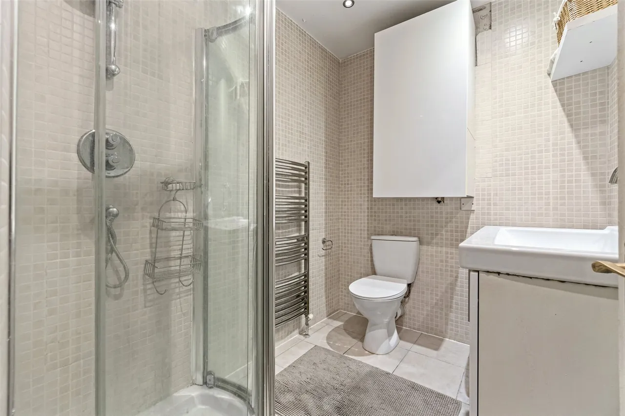 Walpole Crescent, Teddington, TW11 8PH, photo 4