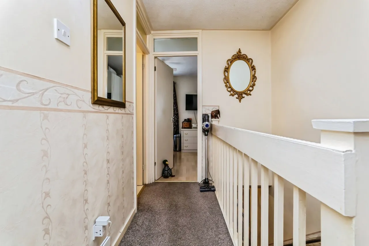 Goodenough Way, Coulsdon, CR5, photo 16