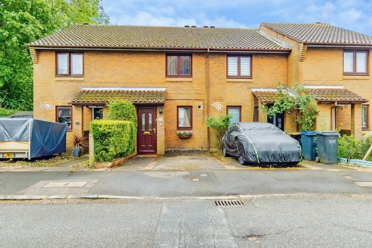 2 bed house for sale — Goodenough Way, Coulsdon, CR5