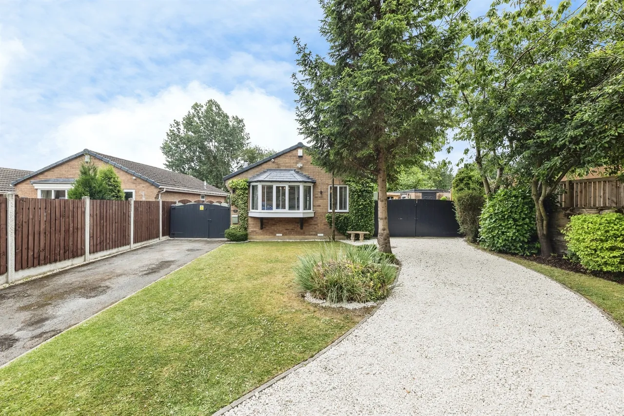 2 bed house for sale — Spa Well Grove, Brierley, Barnsley