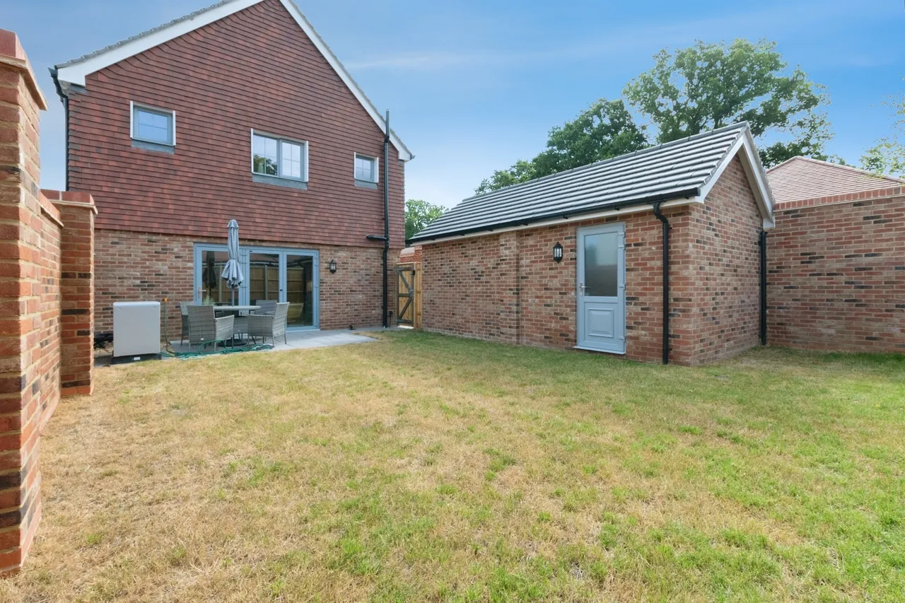 Edmondsham Road, Fordingbridge, BH31, photo 28