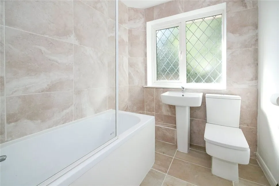 Cliffe Lane South, Baildon, West Yorkshire, BD17, photo 9