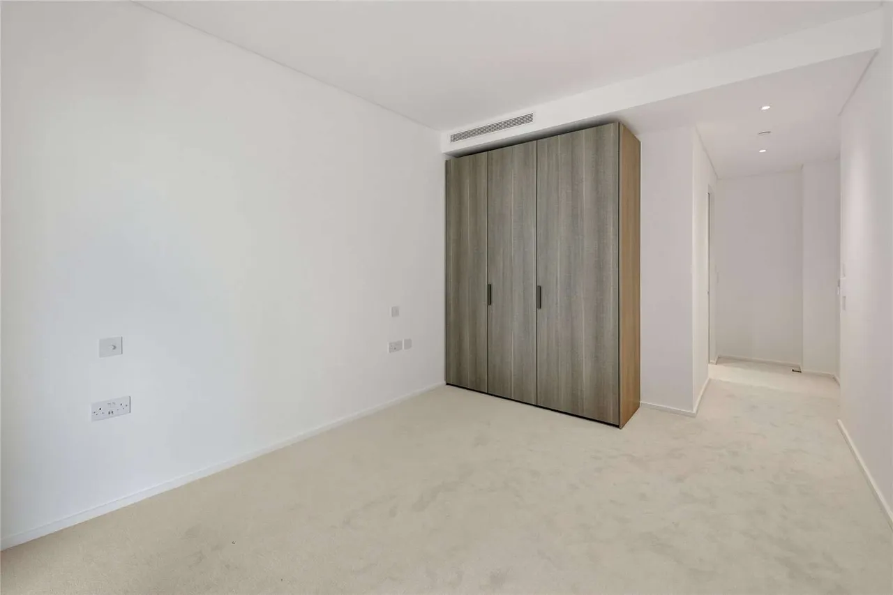 York Place, London, SW11, photo 2