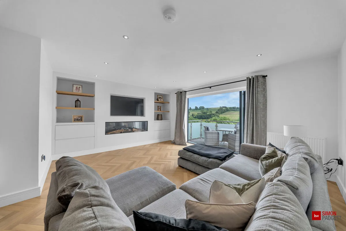 Diamond Drive, Colne, BB8, photo 5