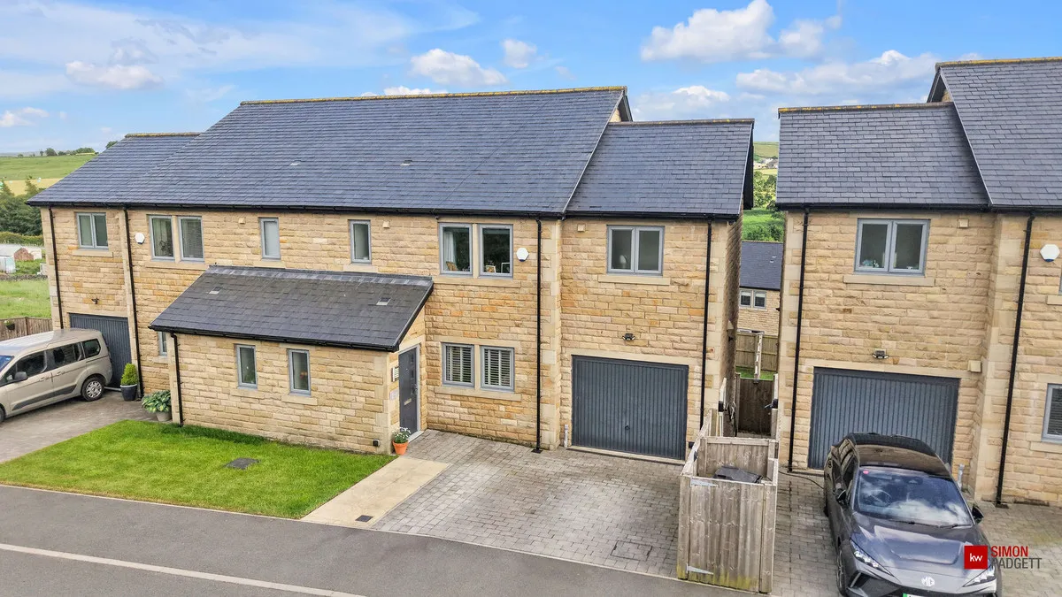 4 bed house for sale, Diamond Drive, Colne, BB8