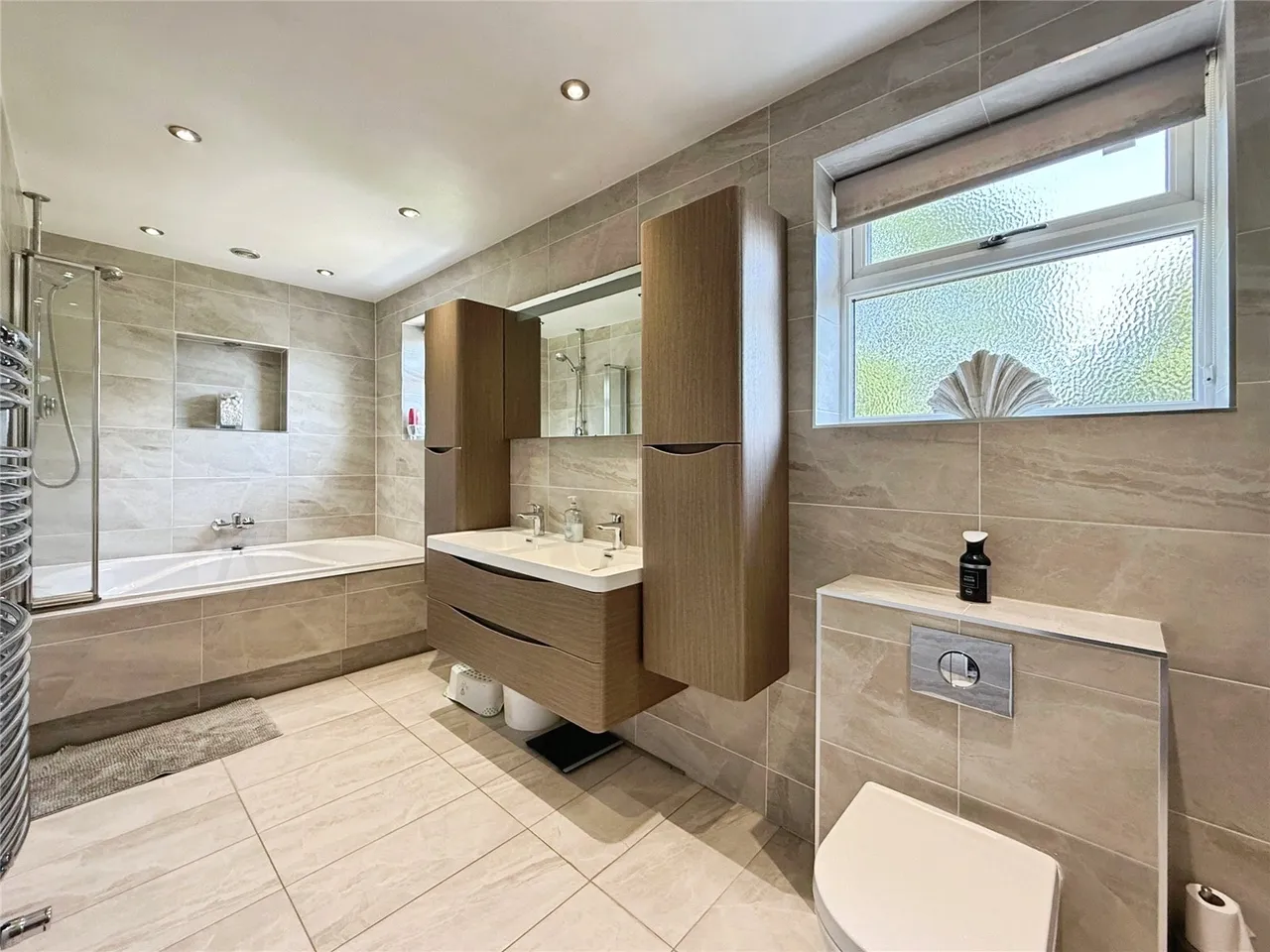 Watchetts Drive, Camberley, Surrey, GU15 2PF, photo 3