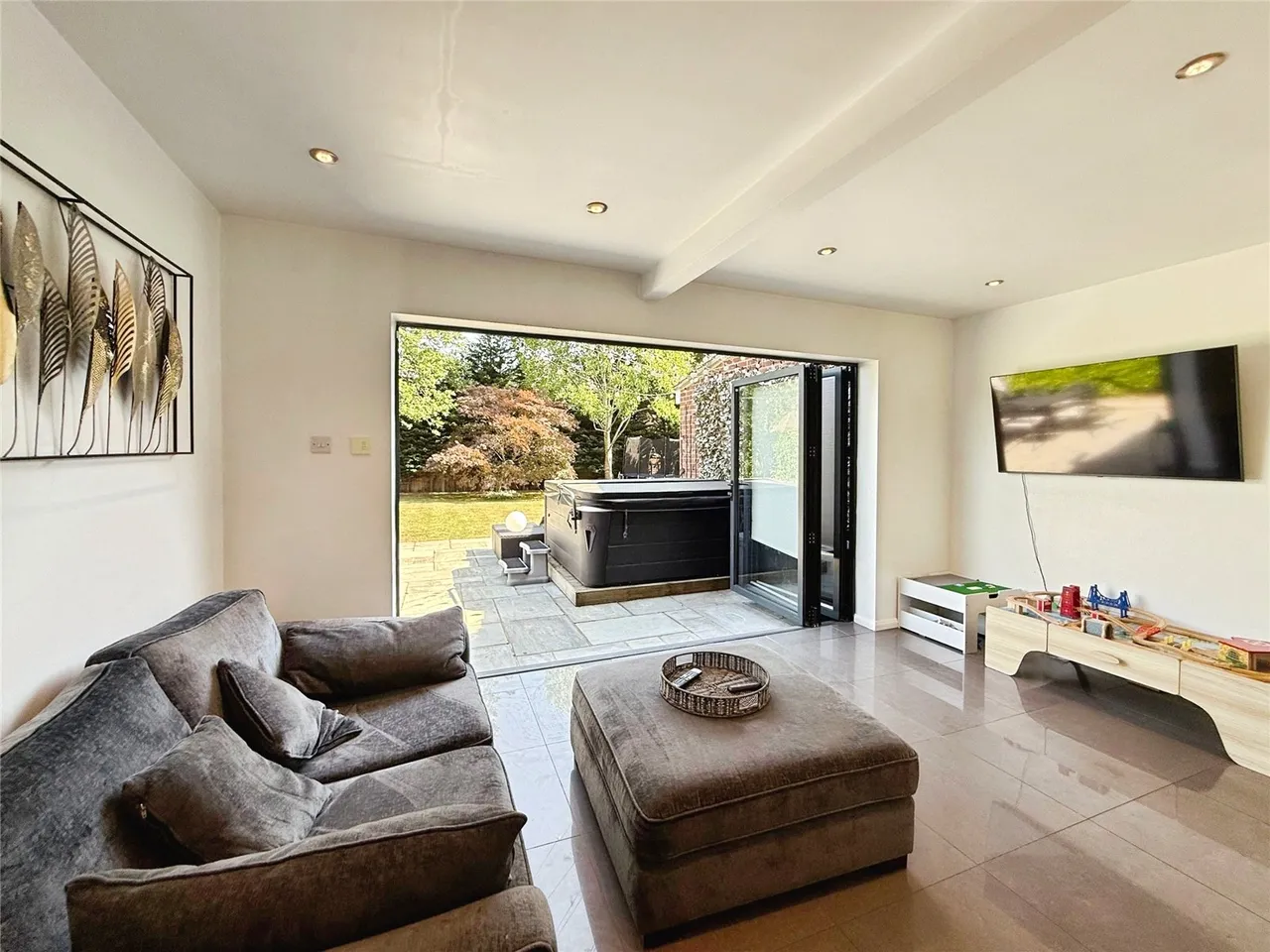 Watchetts Drive, Camberley, Surrey, GU15 2PF, photo 7