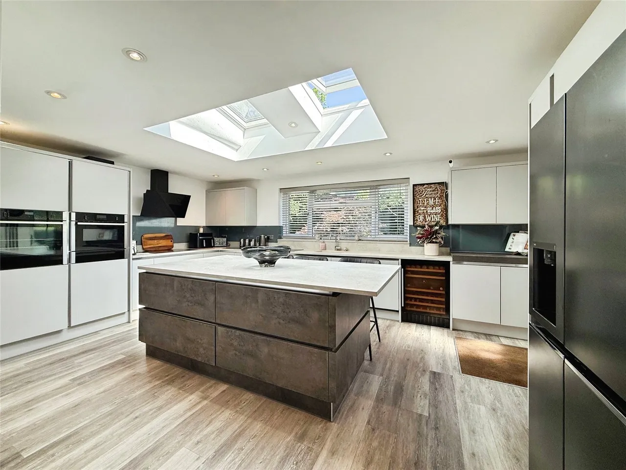 Watchetts Drive, Camberley, Surrey, GU15 2PF, photo 2