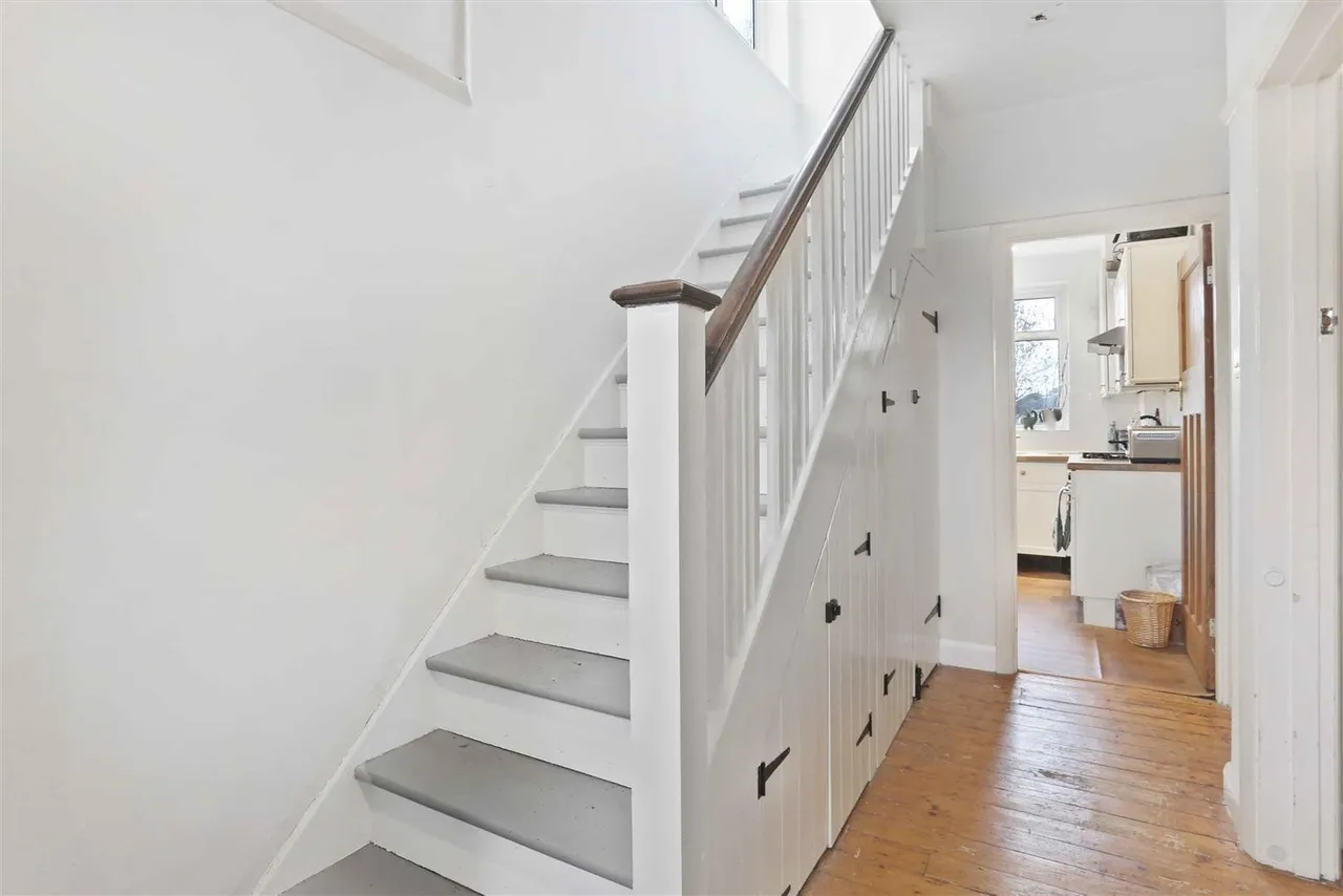 Fieldsend Road, Cheam, Sutton, SM3 8NR, photo 2