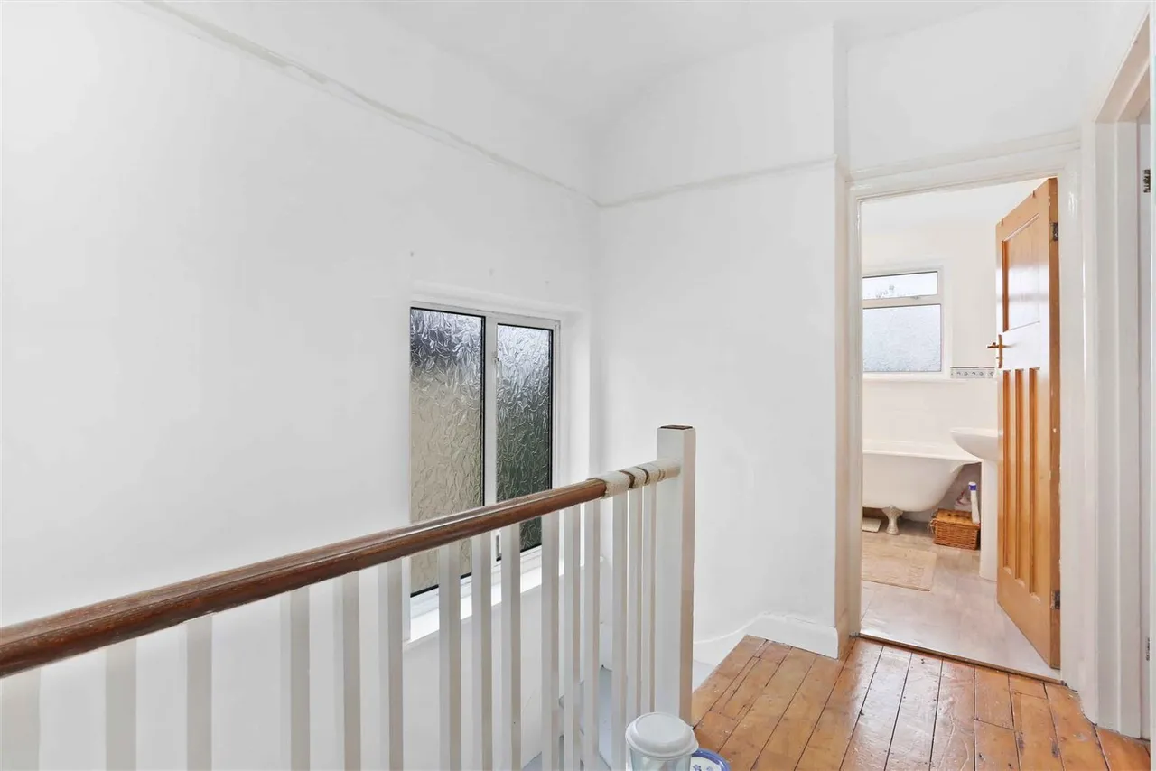 Fieldsend Road, Cheam, Sutton, SM3 8NR, photo 12