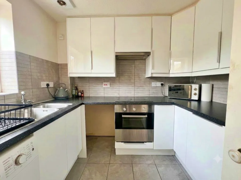 Kingsmead Road, High Wycombe, HP11, photo 8