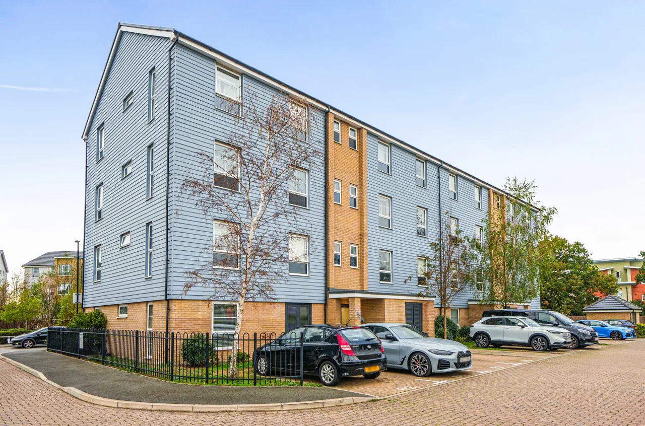 Kennett Lane, Chertsey, KT16, photo 17