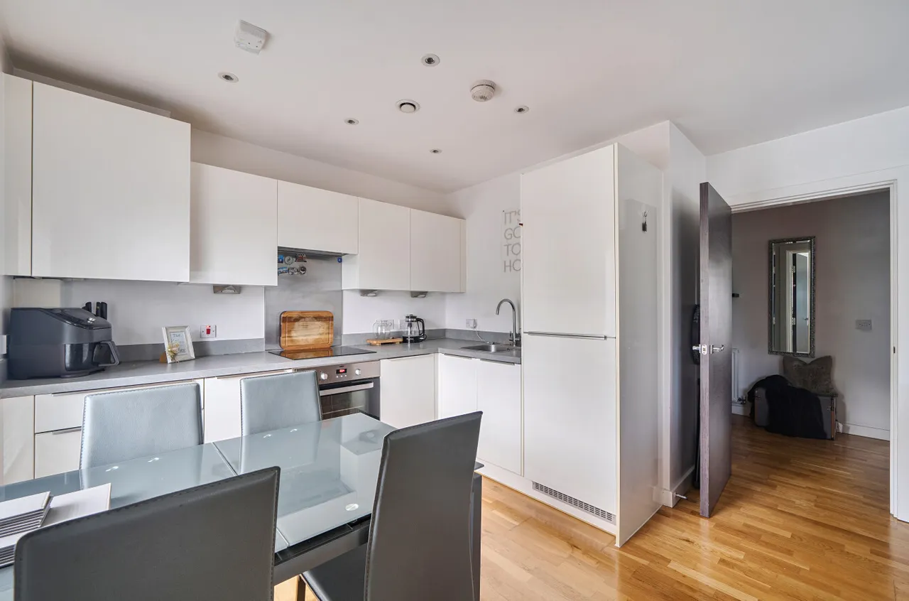 Kennett Lane, Chertsey, KT16, photo 10