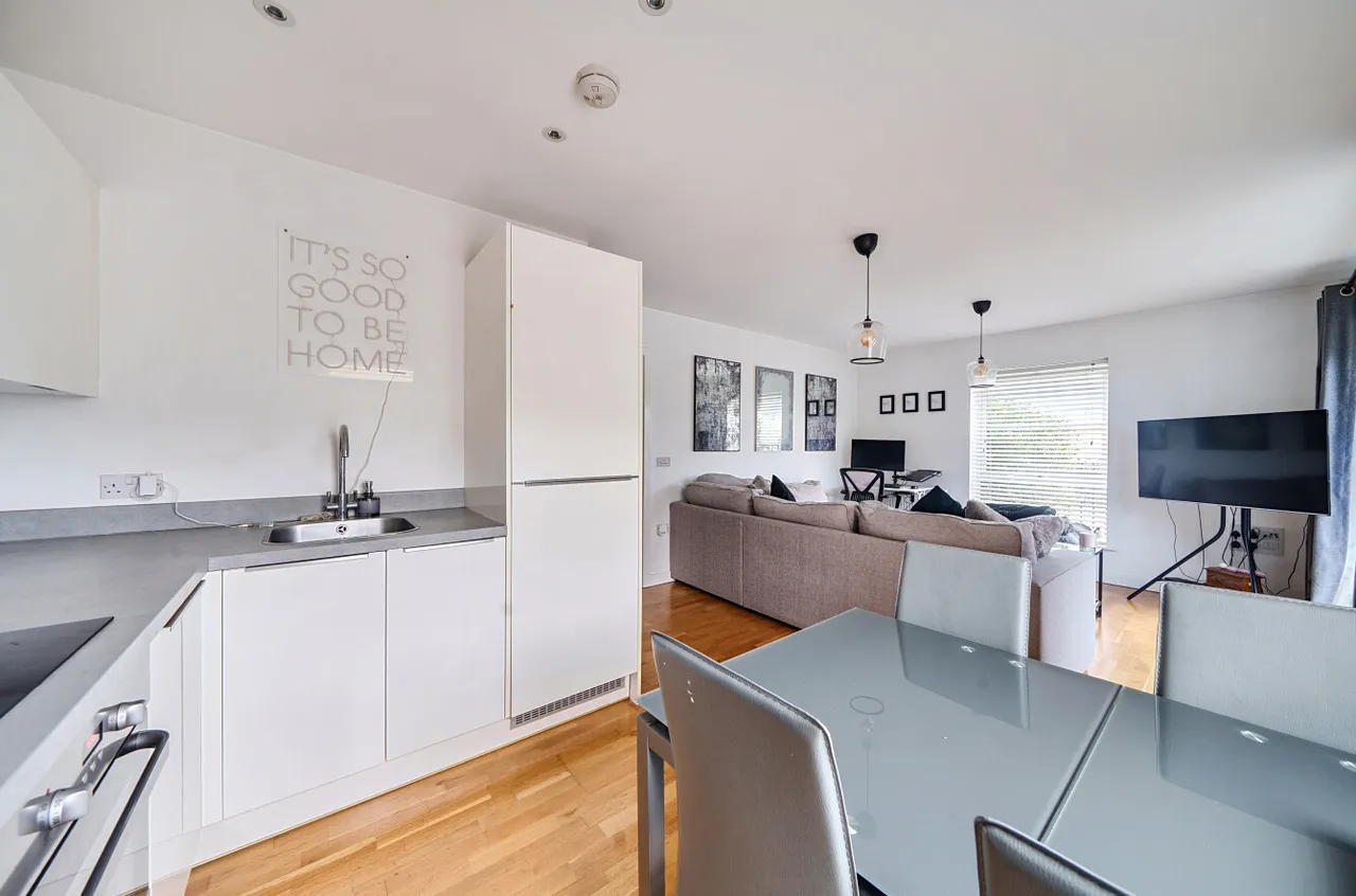 Kennett Lane, Chertsey, KT16, photo 9