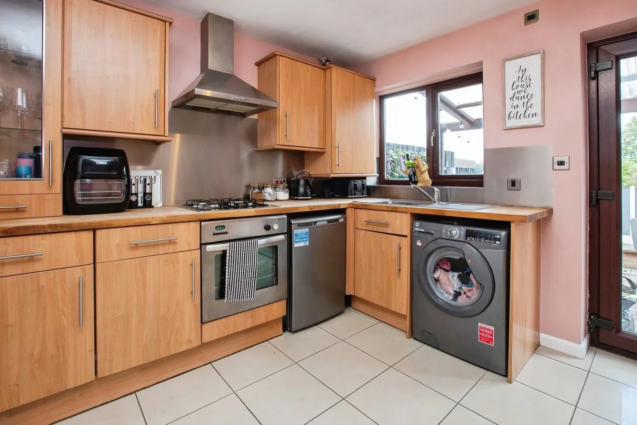 Apollo Drive, Nottingham, Nottinghamshire, NG6, photo 3