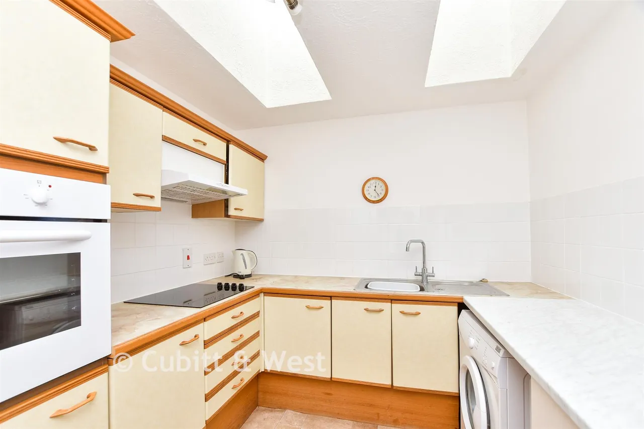 Brickyard Lane, Crawley Down, RH10, photo 3