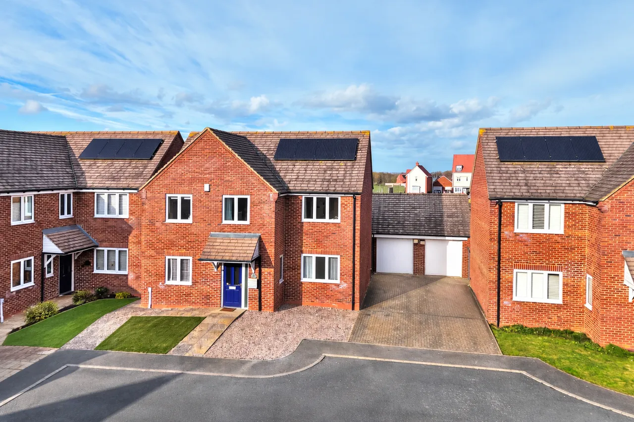 4 bed house for sale — Pagnell Close, Wootton, Northampton, NN4 6FA