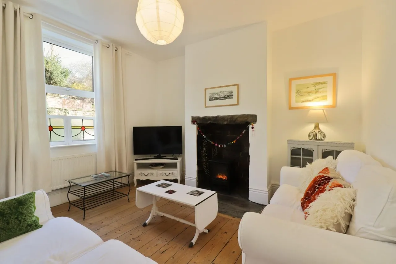2 bed house for sale — Machon Bank Road, Nether Edge, Sheffield